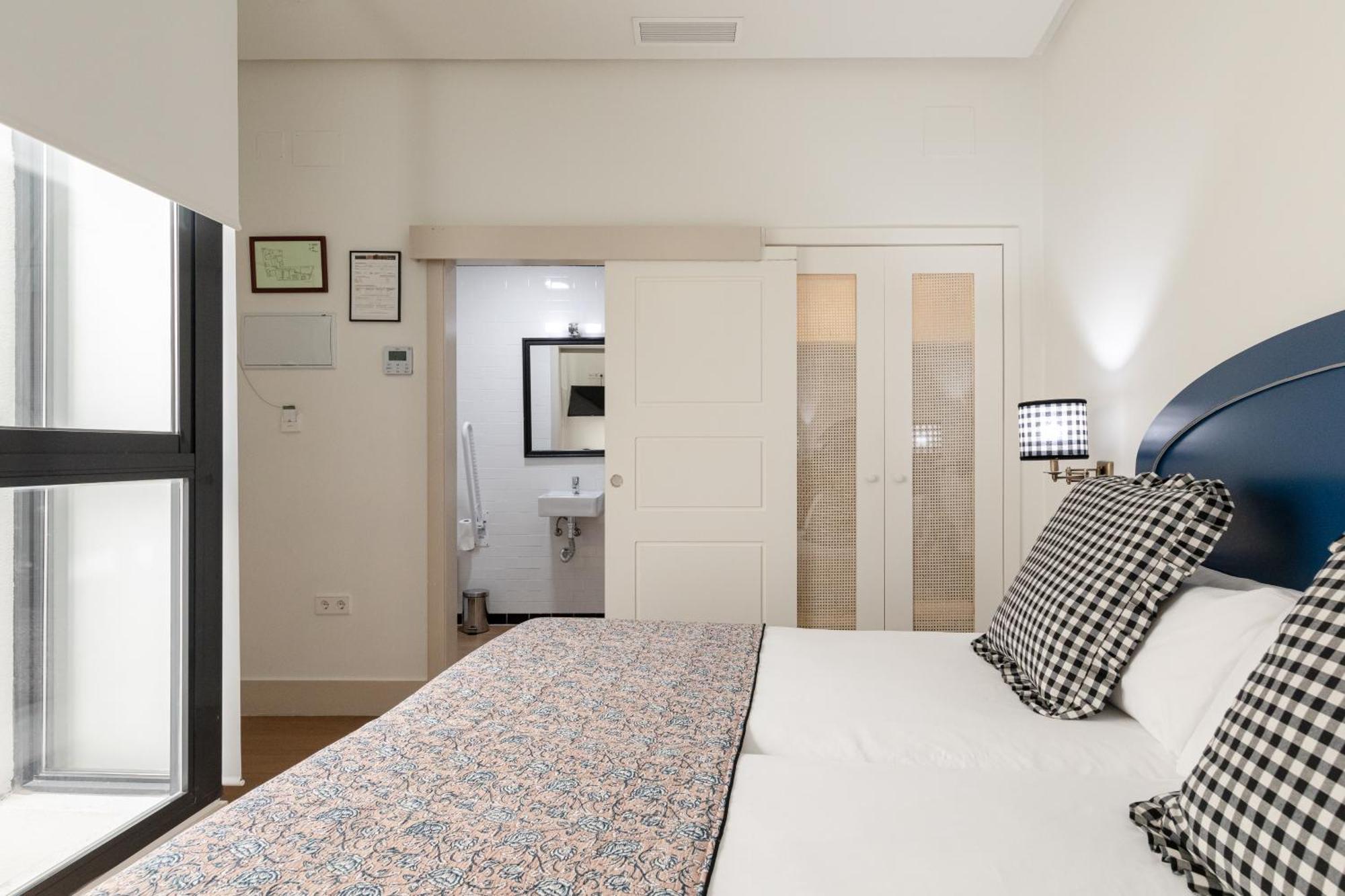 Nuea Cicerone Hotel เซบีญา ภายนอก รูปภาพ