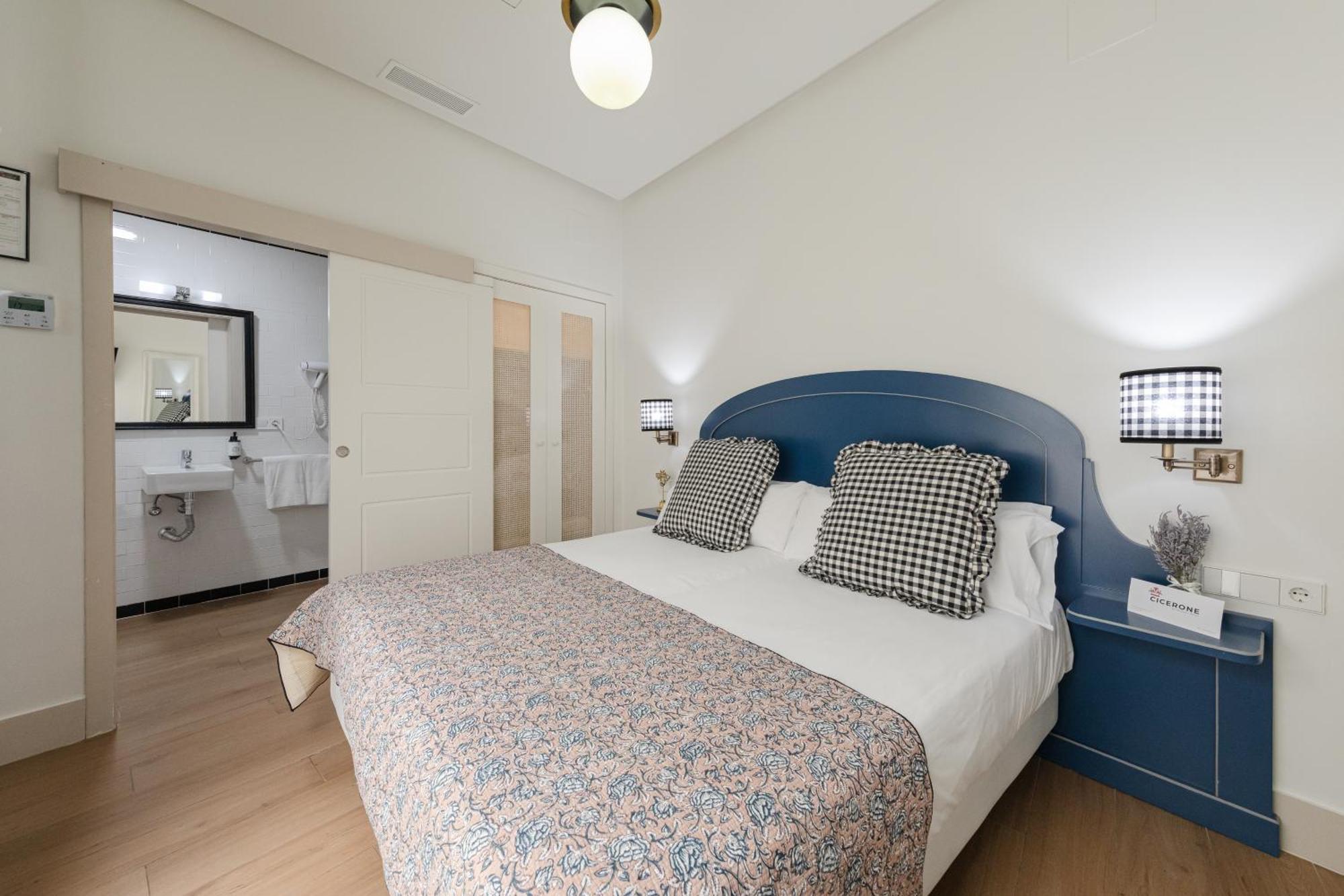 Nuea Cicerone Hotel เซบีญา ภายนอก รูปภาพ