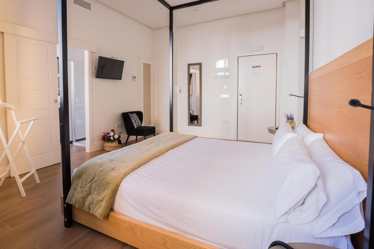 Nuea Cicerone Hotel เซบีญา ภายนอก รูปภาพ
